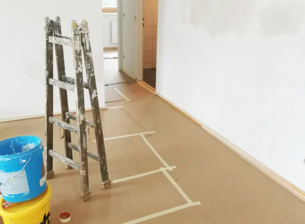 Referenz: abgeklebter Raum vor dem Ausmalen